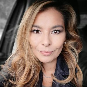 Meet your Posher, Elizabeth